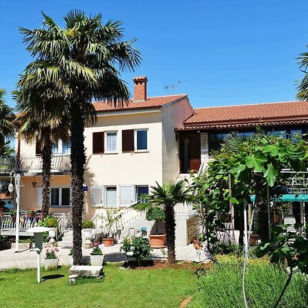Apartments Nela Poreč Eksteriør bilde
