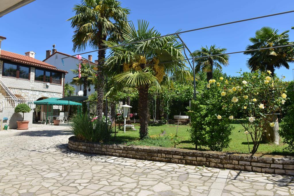Apartments Nela Poreč Eksteriør bilde