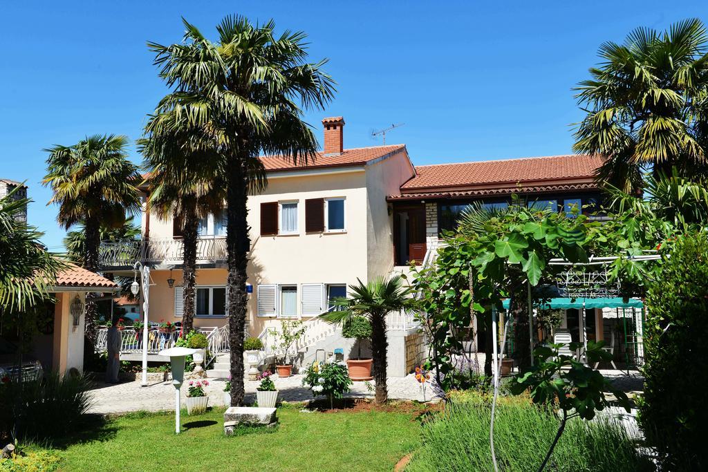 Apartments Nela Poreč Eksteriør bilde
