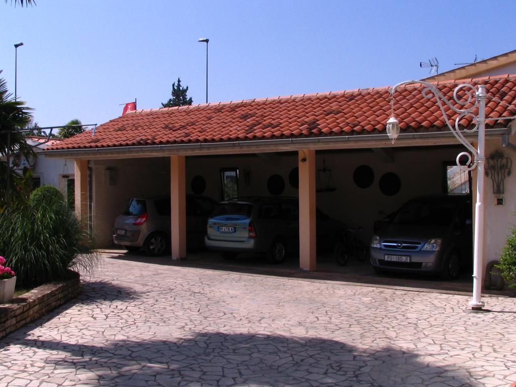 Apartments Nela Poreč Eksteriør bilde