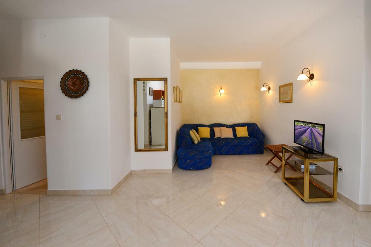 Apartments Nela Poreč Eksteriør bilde